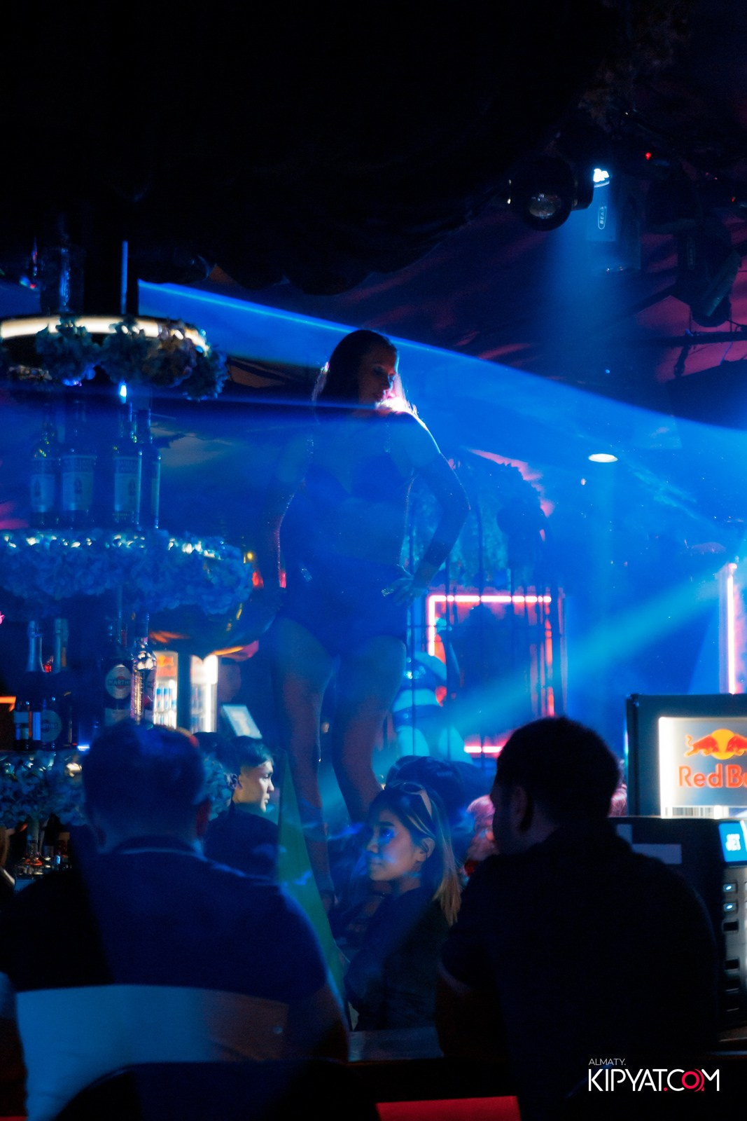 UYAT EMES BAR. КИПЯТКОМ АЛМАТЫ!