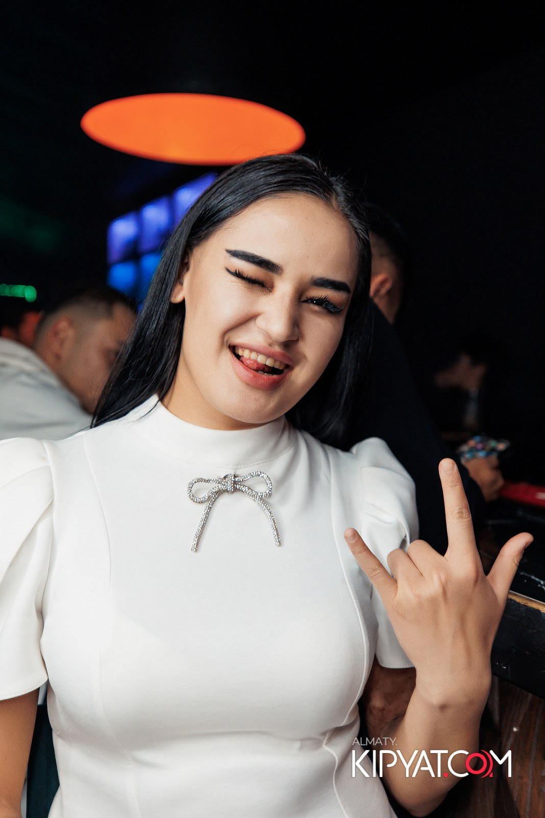 UYAT EMES BAR. КИПЯТКОМ АЛМАТЫ!