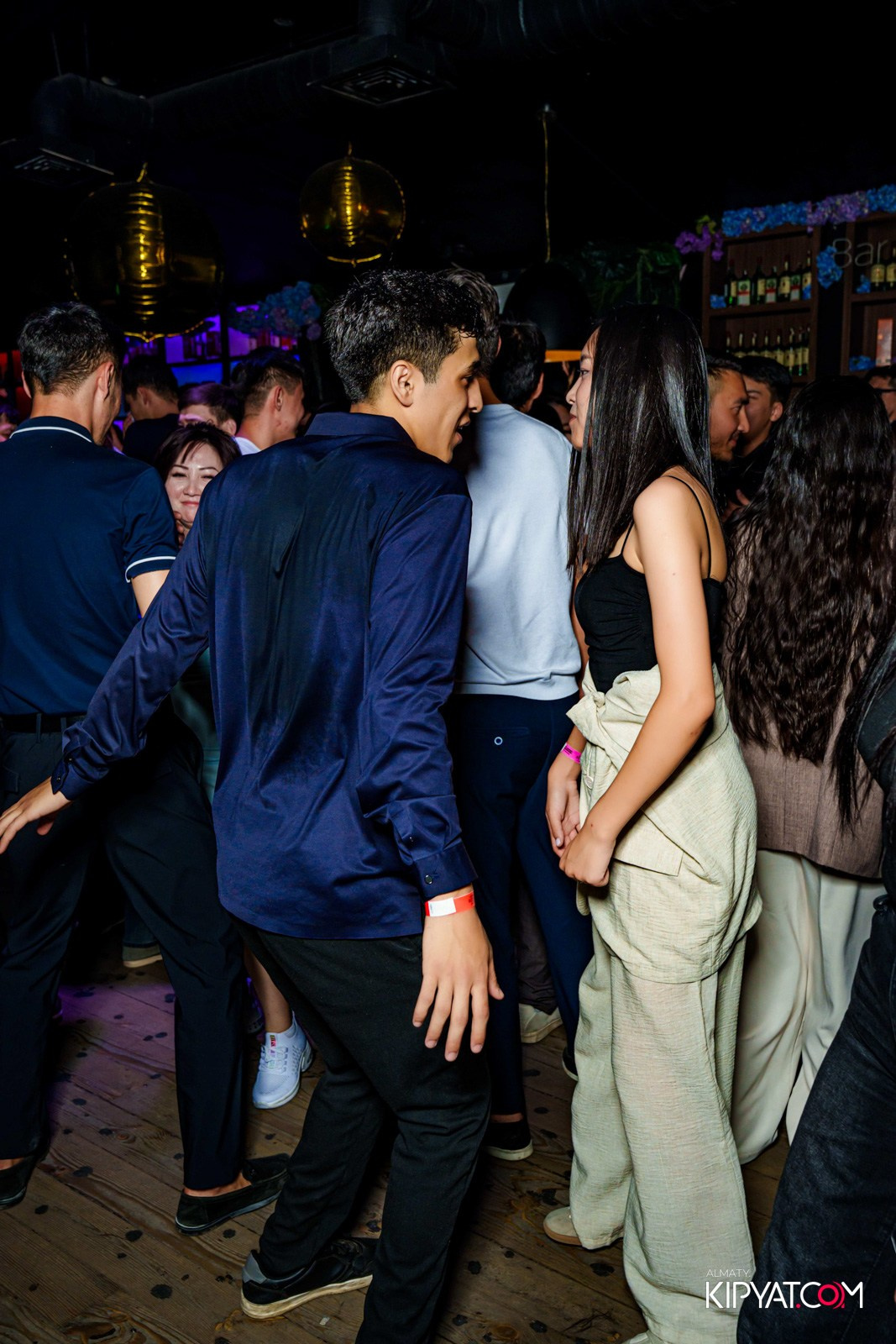 UYAT EMES BAR. КИПЯТКОМ АЛМАТЫ!