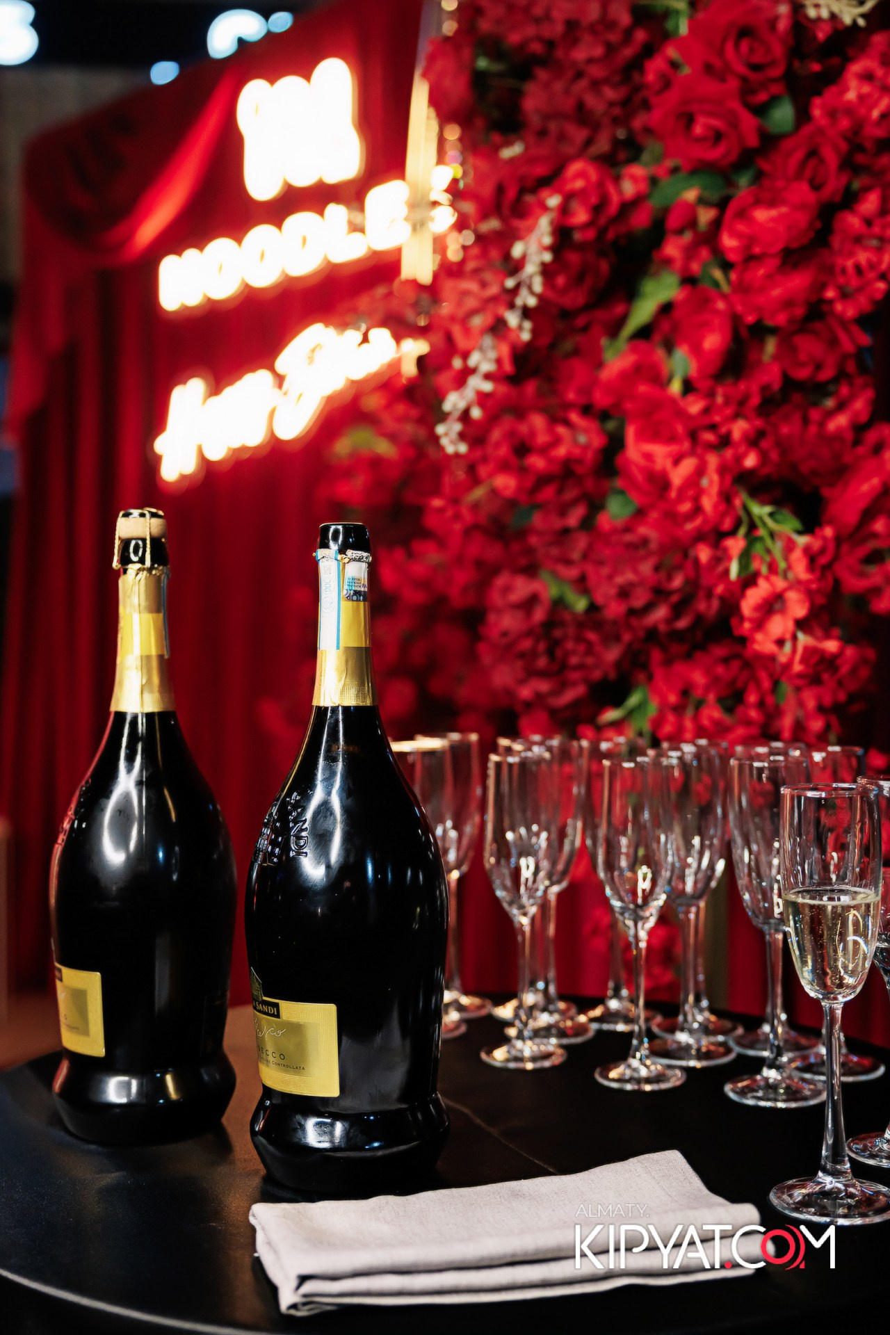 День рождения ресторана Noodles — 15 лет. КИПЯТКОМ АЛМАТЫ! Фотосъемка мероприятий в Алматы