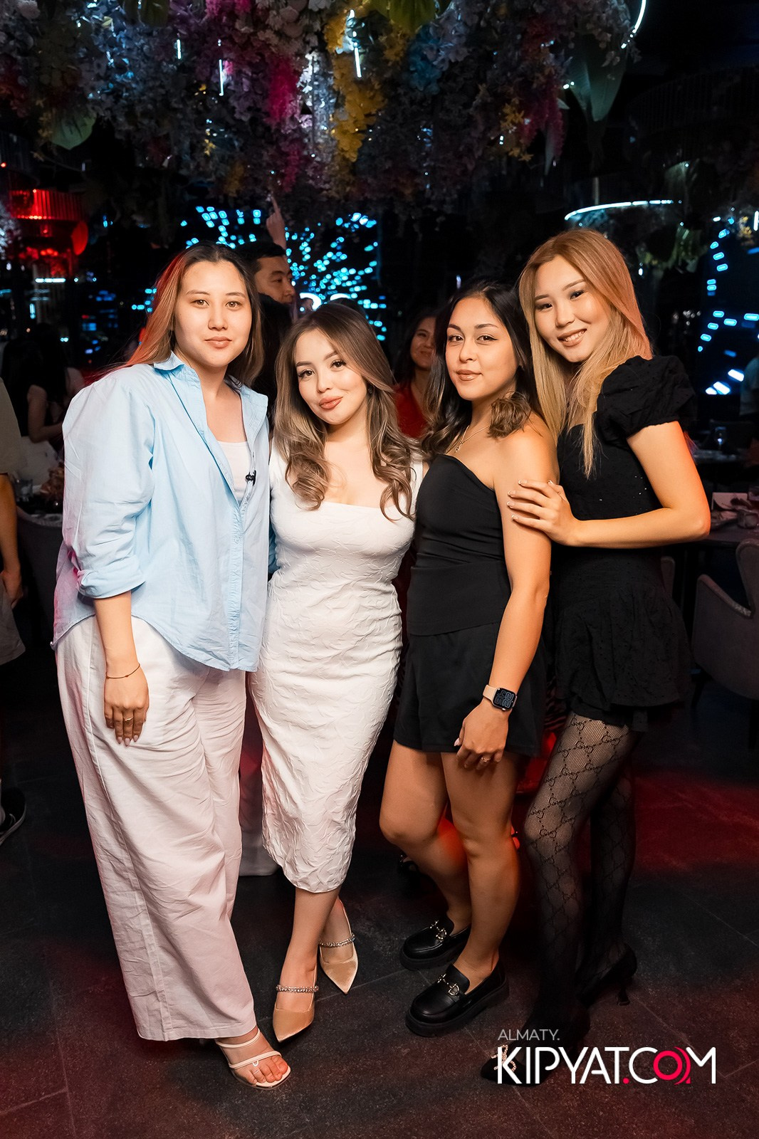 FRIENDS BAR & TERRACE. КИПЯТКОМ АЛМАТЫ!