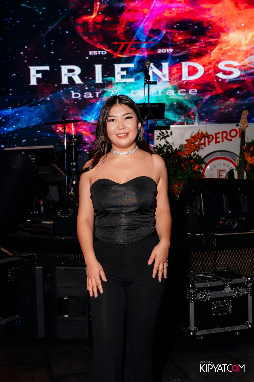 FRIENDS BAR & TERRACE. КИПЯТКОМ АЛМАТЫ!