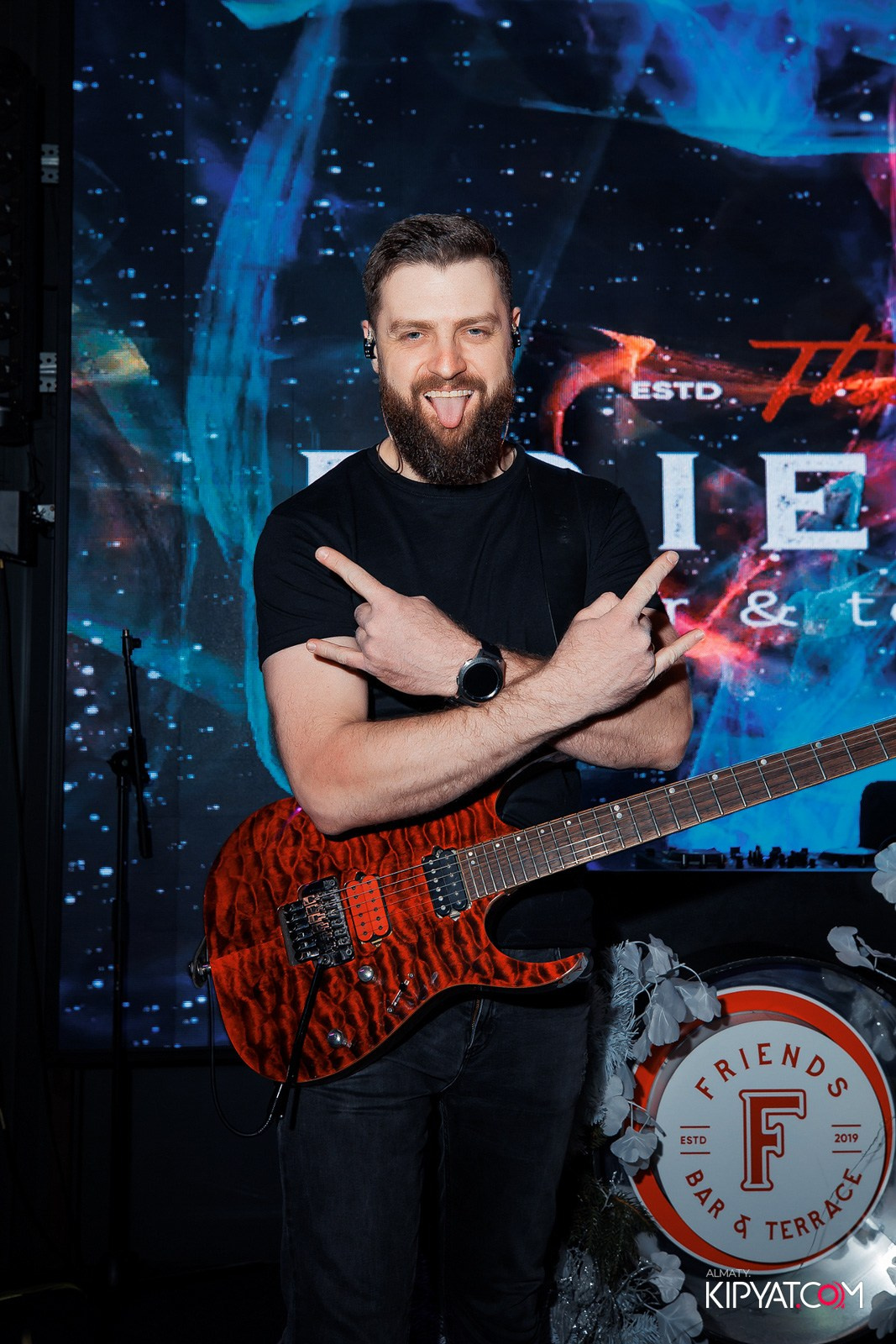 FRIENDS BAR & TERRACE. КИПЯТКОМ АЛМАТЫ!