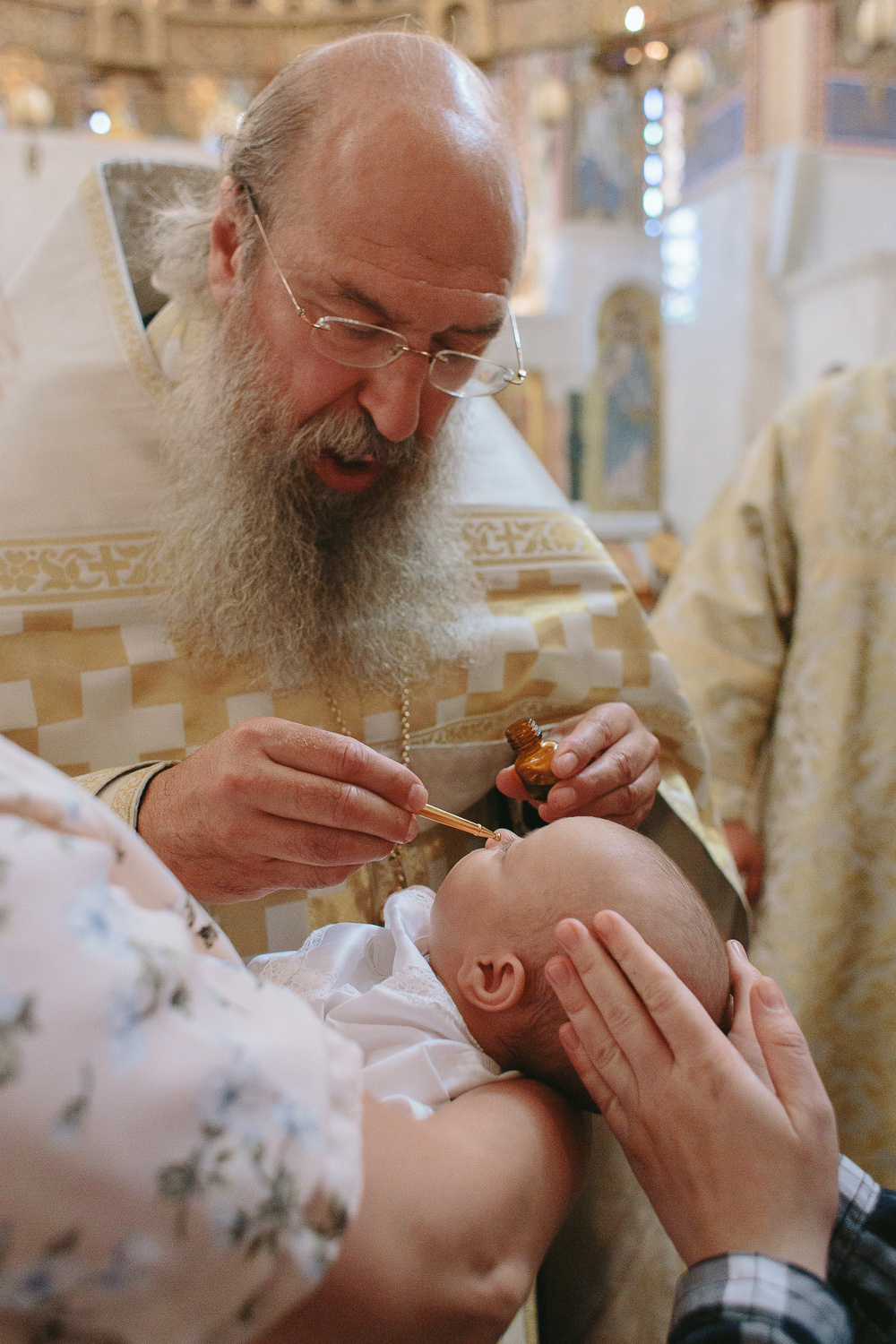 Крестины Настеньки. Храм Покрова в Ясенево. Фотограф на венчание, крещение