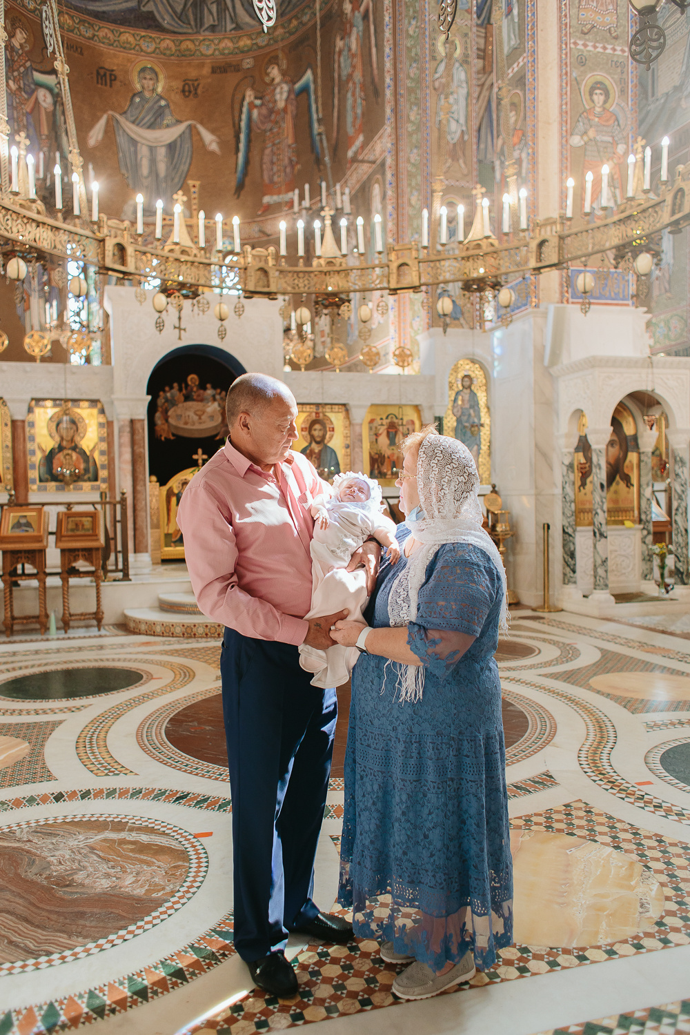 Крестины Настеньки. Храм Покрова в Ясенево. Фотограф на венчание, крещение