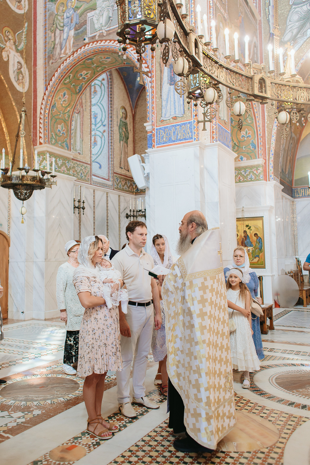 Крестины Настеньки. Храм Покрова в Ясенево. Фотограф на венчание, крещение