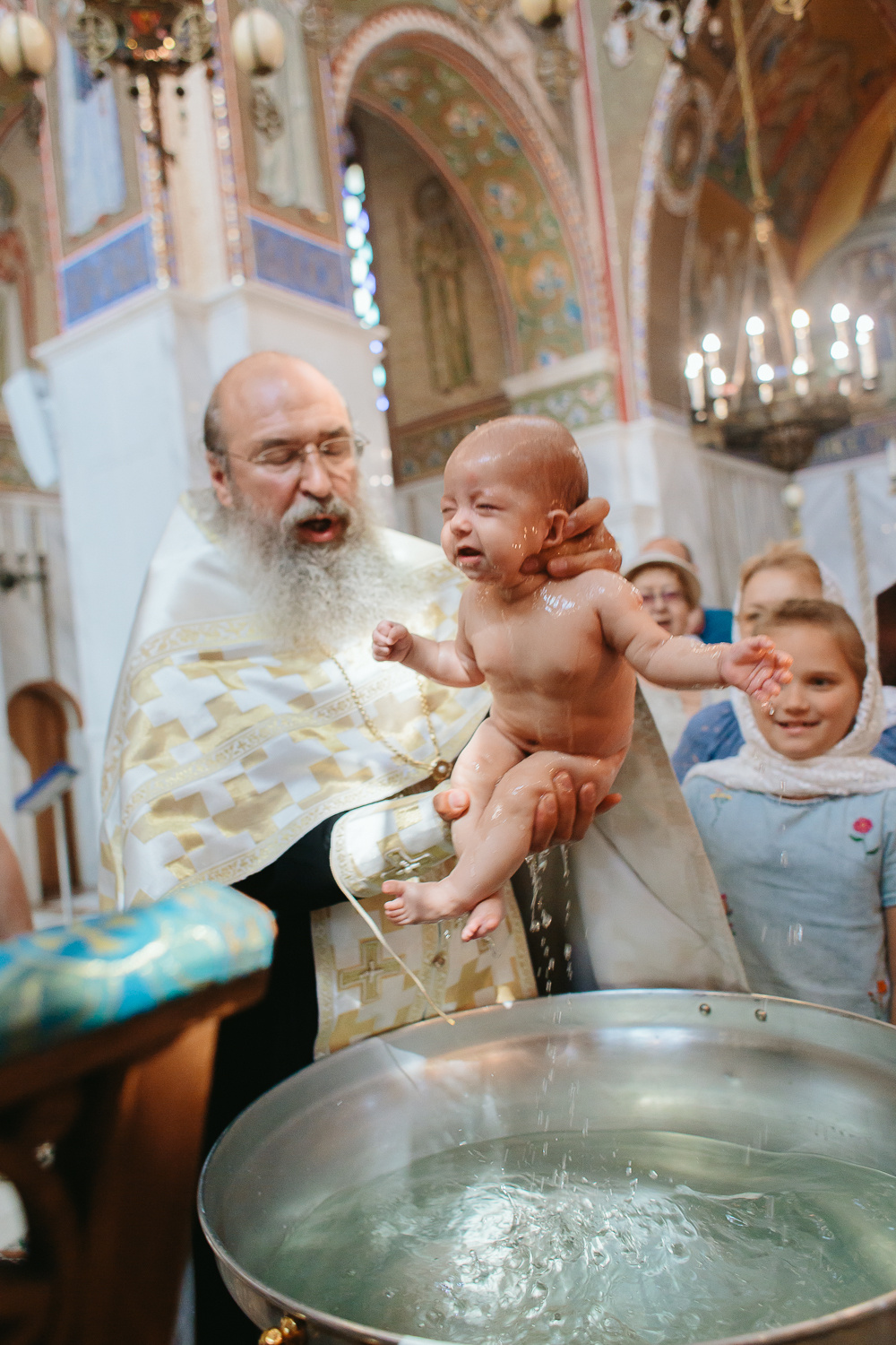 Крестины Настеньки. Храм Покрова в Ясенево. Фотограф на венчание, крещение