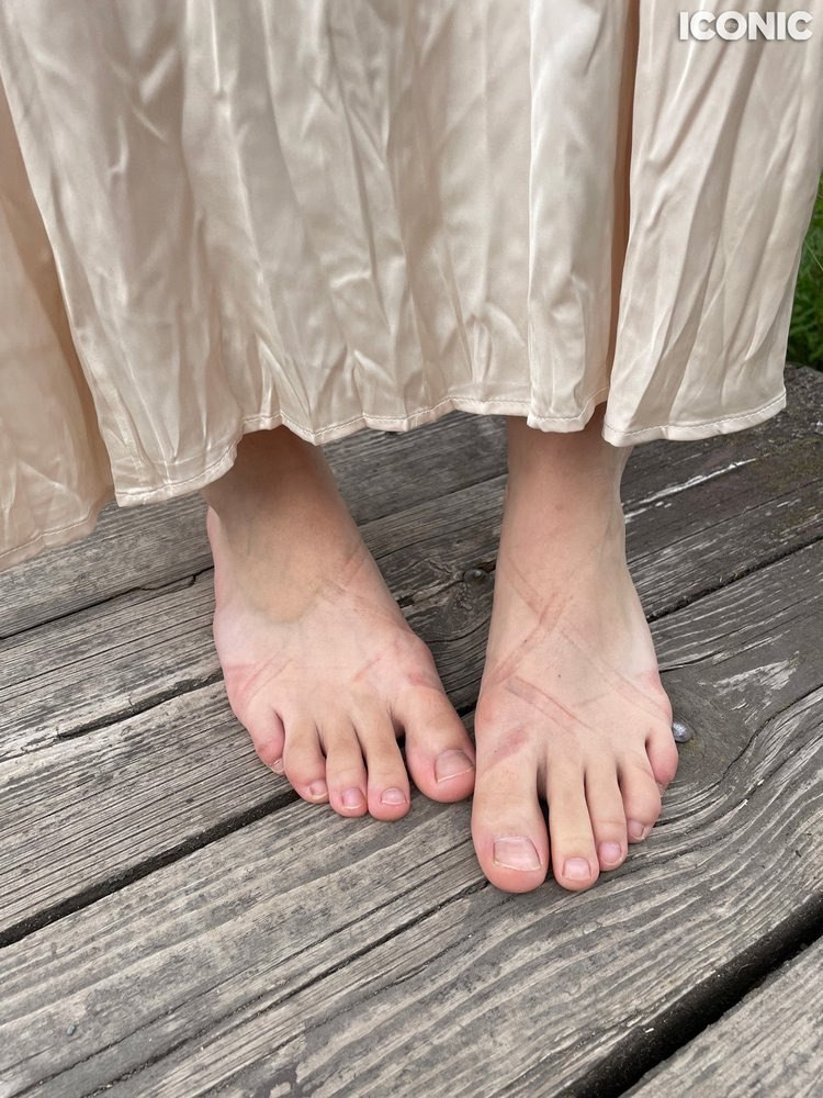 ICONIC Artist Magazine. Елена Никитина. Фотохудожник. Пленочная фотография. Принты