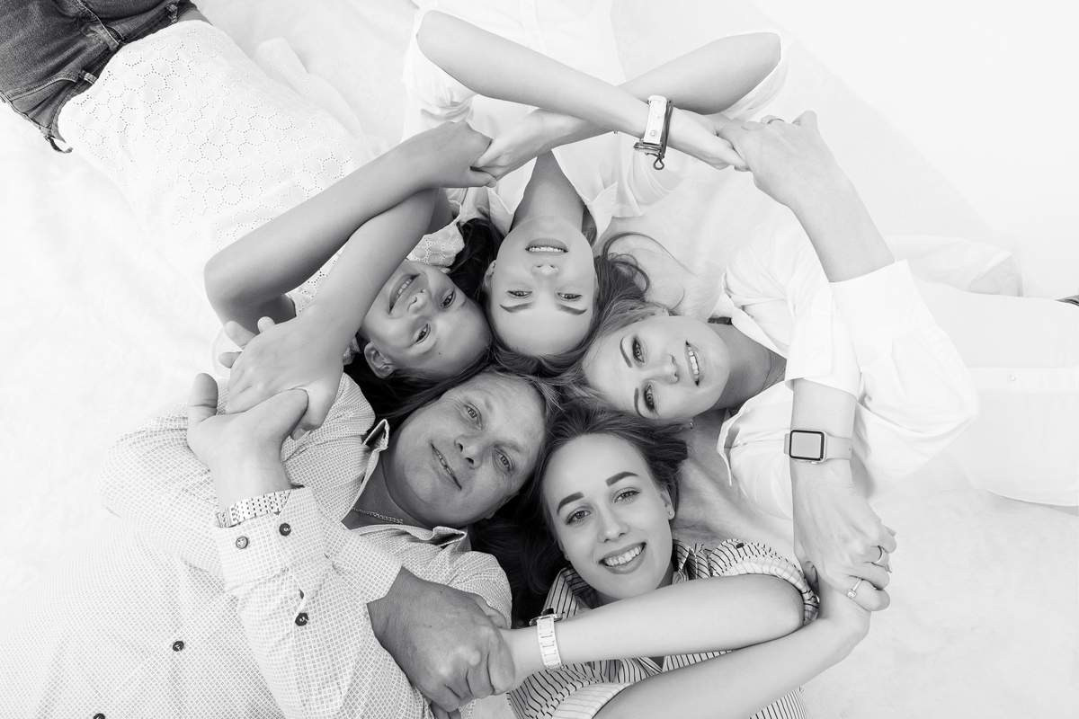Семейная. BWstudio — фотостудия черно-белой фотографии Алматы. Фотограф Алматы. Фотостудия Алматы