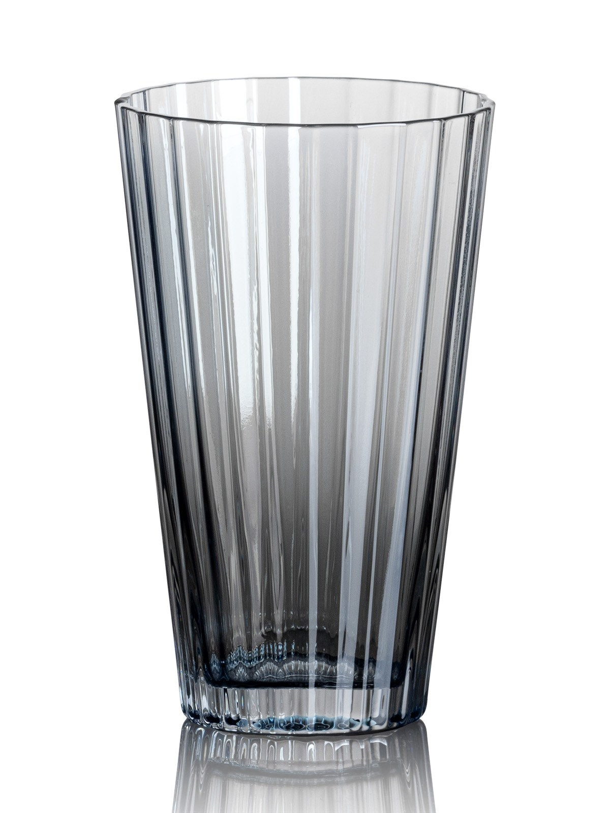 Прозрачный стакан серого цвета с гранями | Предметная съемка для интернет-магазина