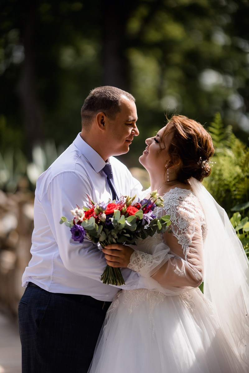 Свадебная фотосессия на улице. Свадебный фотограф в Санкт-Петербурге Антон Владимиров