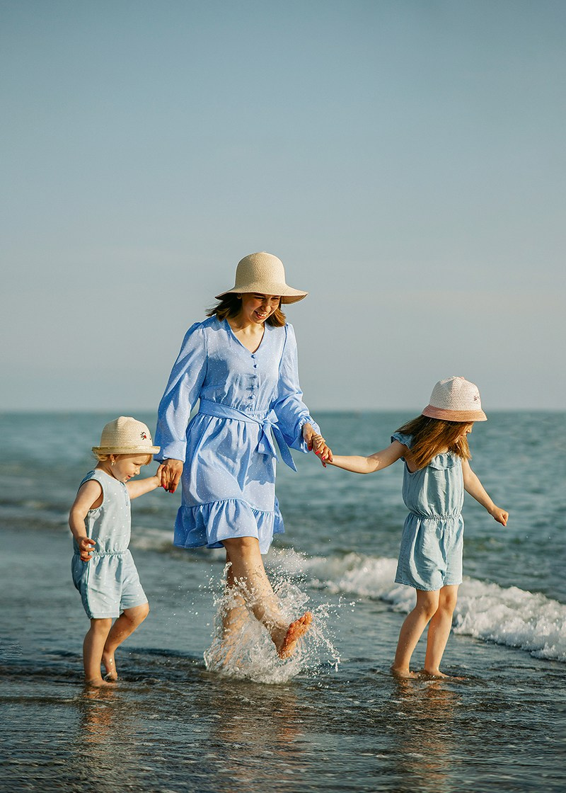 Семейная фотосессия в Сириусе и Адлере. Фотограф в Адлере, Сириусе, Красной Поляне — лавстори, семейные и индивидуальные фотосессии