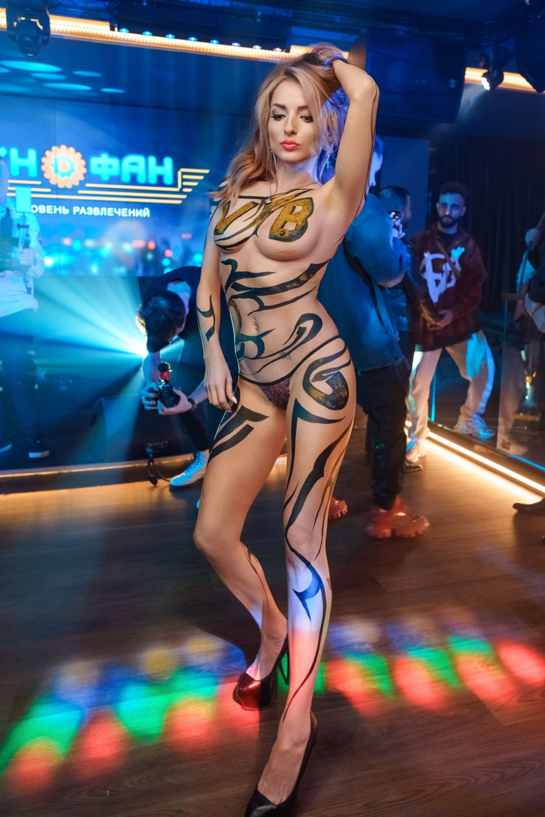 ДНИ РОЖДЕНИЯ ВЗРОСЛЫХ. Фотограф и видеограф для бизнеса в Москве — фуд, рестораны, интерьер, контент | Sizov Studio