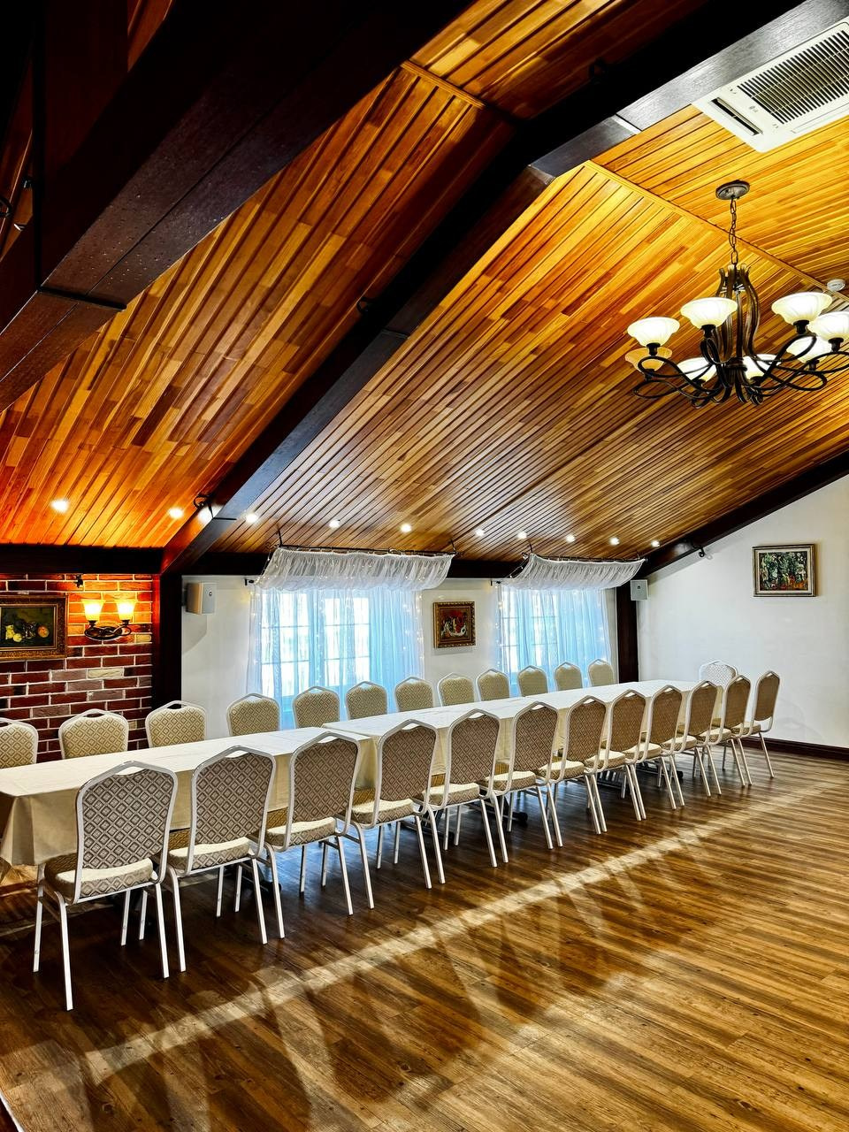 АРЕНДА БАНКЕТНОГО ЗАЛА. Сауна с джакузи, водопадом, большим и теплым бассейном, хаммамом в ClubHouse в