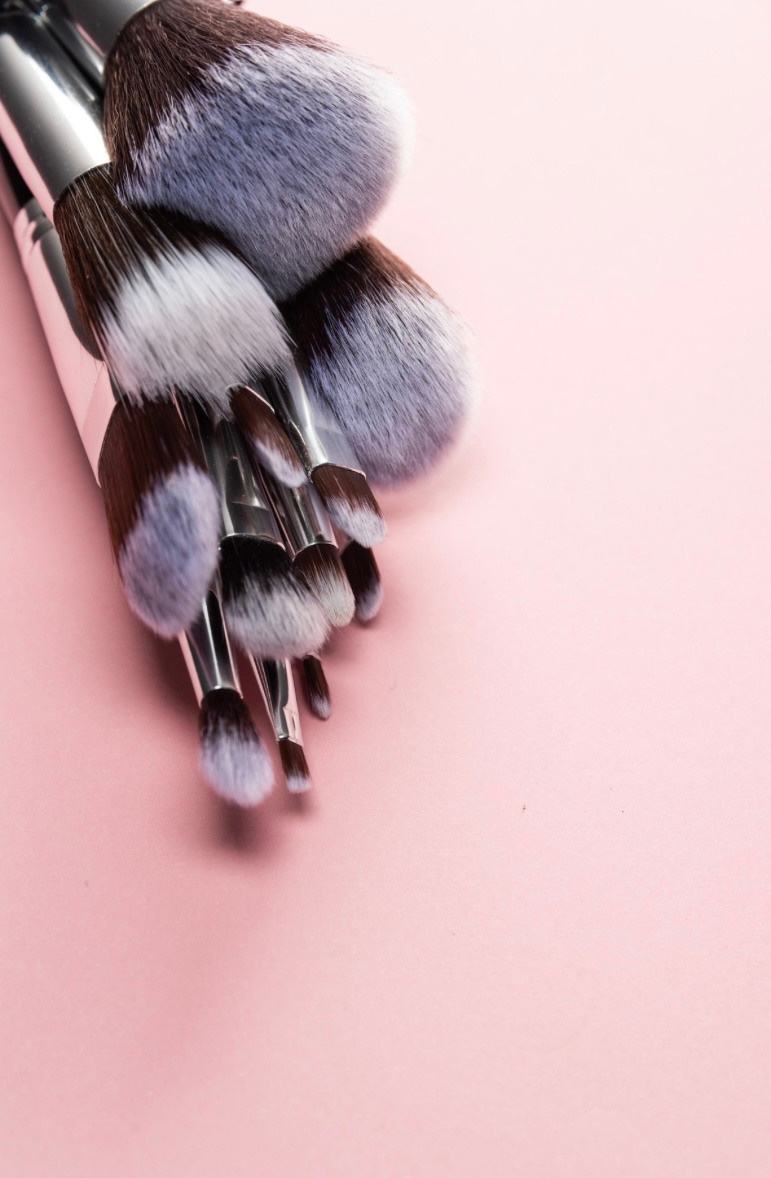 КИСТОЧКИ. Раптовый Александр Предметный и рекламный фотограф в Москве