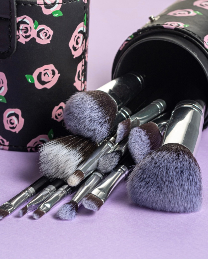 КИСТОЧКИ. Раптовый Александр Предметный и рекламный фотограф в Москве