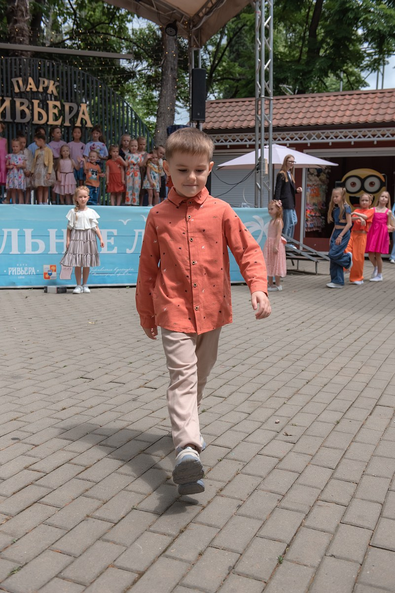 Парк Ривьера дефиле HAPPYkids. Семейный и коммерческий фотограф в Сочи Александр Бодунов