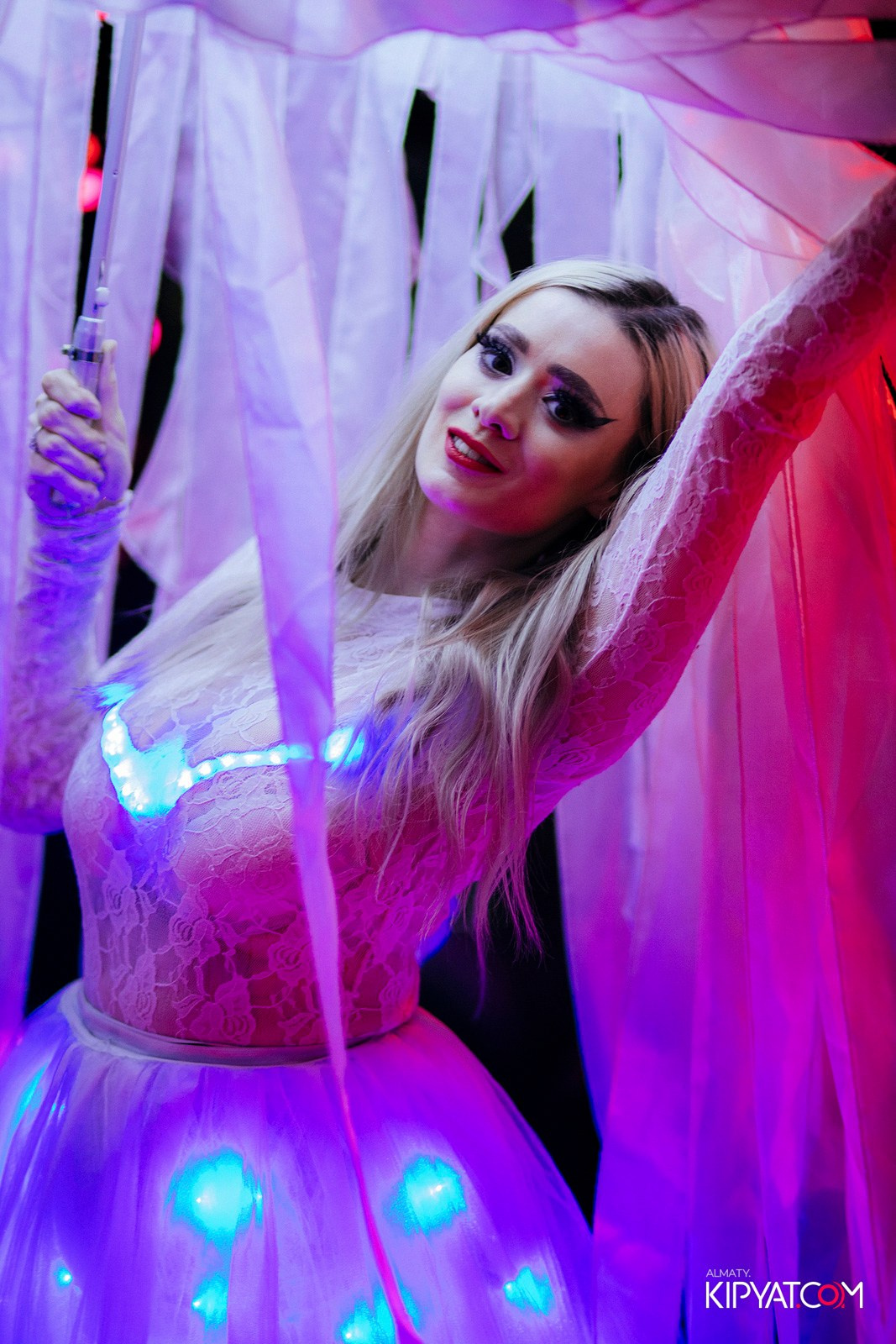 FRIENDS BAR & TERRACE. КИПЯТКОМ АЛМАТЫ!