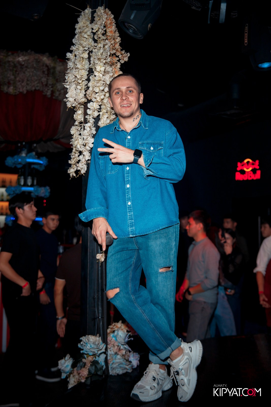 UYAT EMES BAR. КИПЯТКОМ АЛМАТЫ!