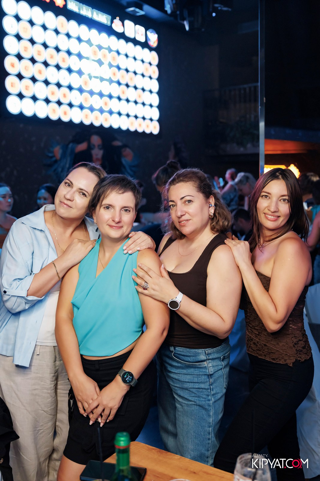 МУЗЫКАЛЬНОЕ ЛОТО В HIT RETRO. КИПЯТКОМ АЛМАТЫ! Фотосъемка мероприятий в Алматы