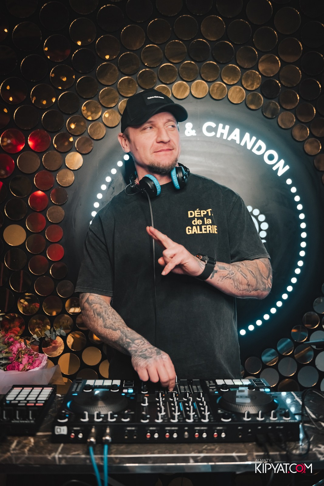 LAUREATE GRANDE CAFE. КИПЯТКОМ АЛМАТЫ!