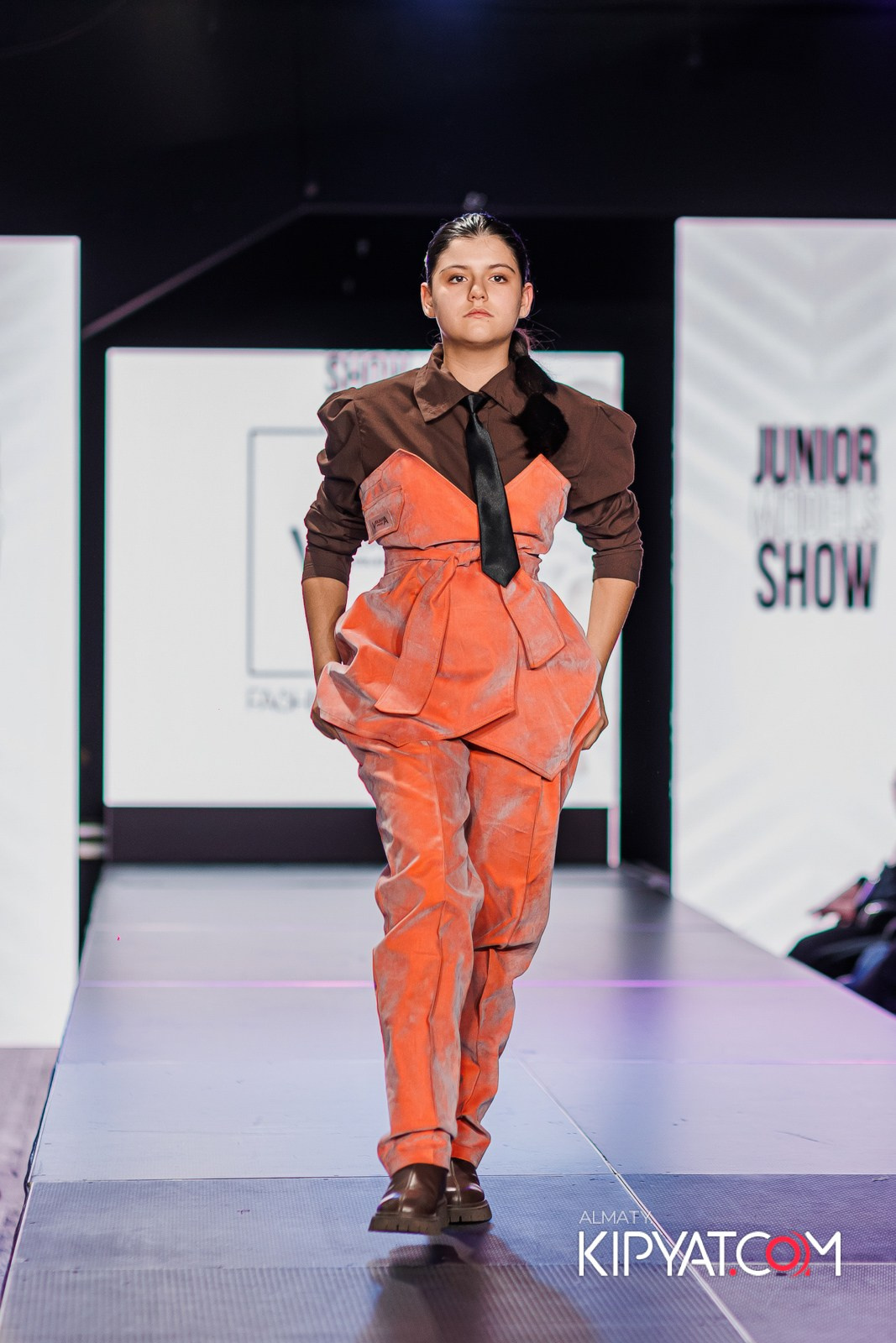 JUNIOR MODELS SHOW В РАМКАХ БЛАГОТВОРИТЕЛЬНОГО ПРОЕКТА МОДА ЗА СЧАСТЬЕ ДЕТЕЙ. КИПЯТКОМ АЛМАТЫ!