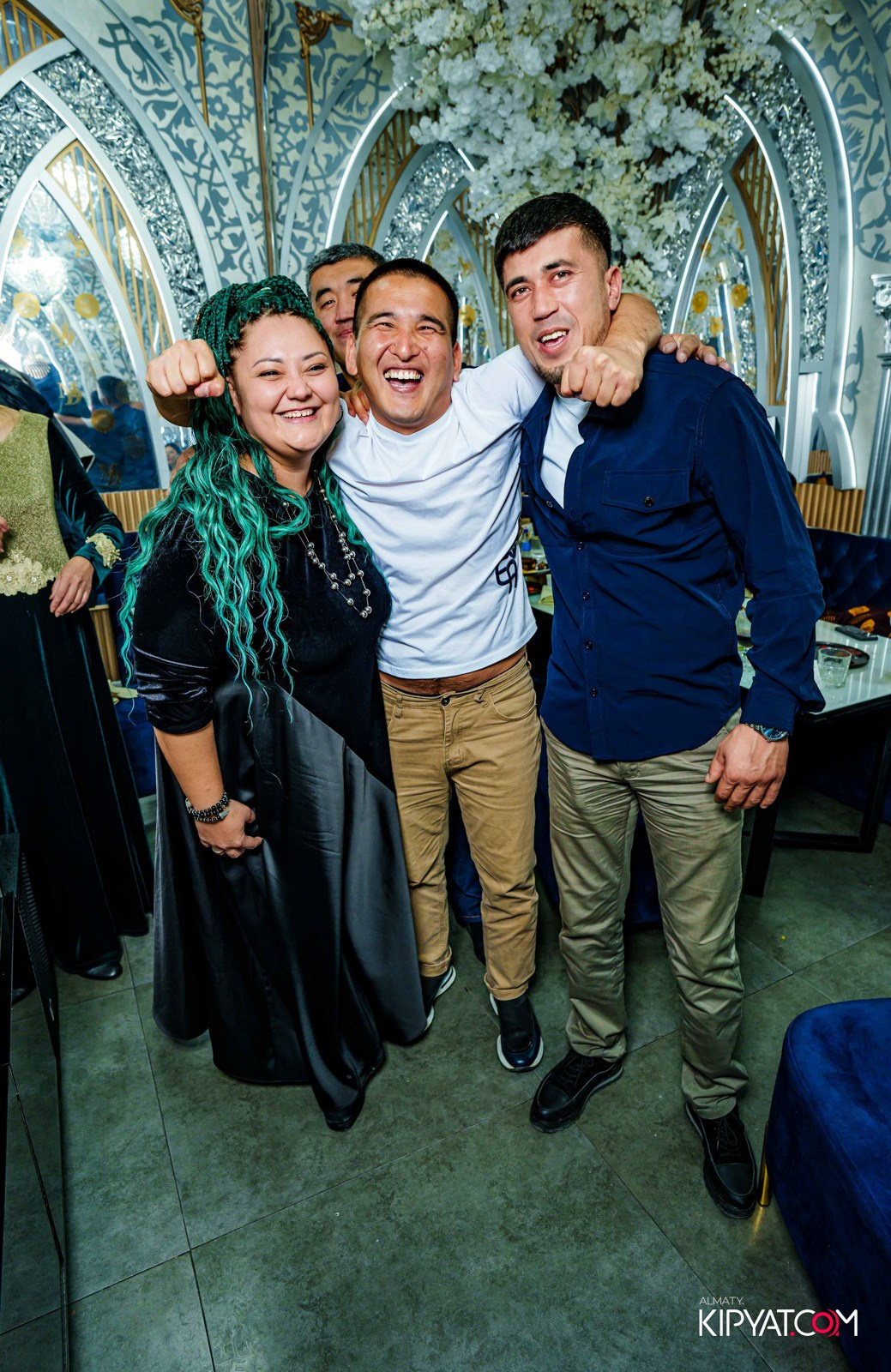 MOOD KARAOKE &TERRACE. КИПЯТКОМ АЛМАТЫ!