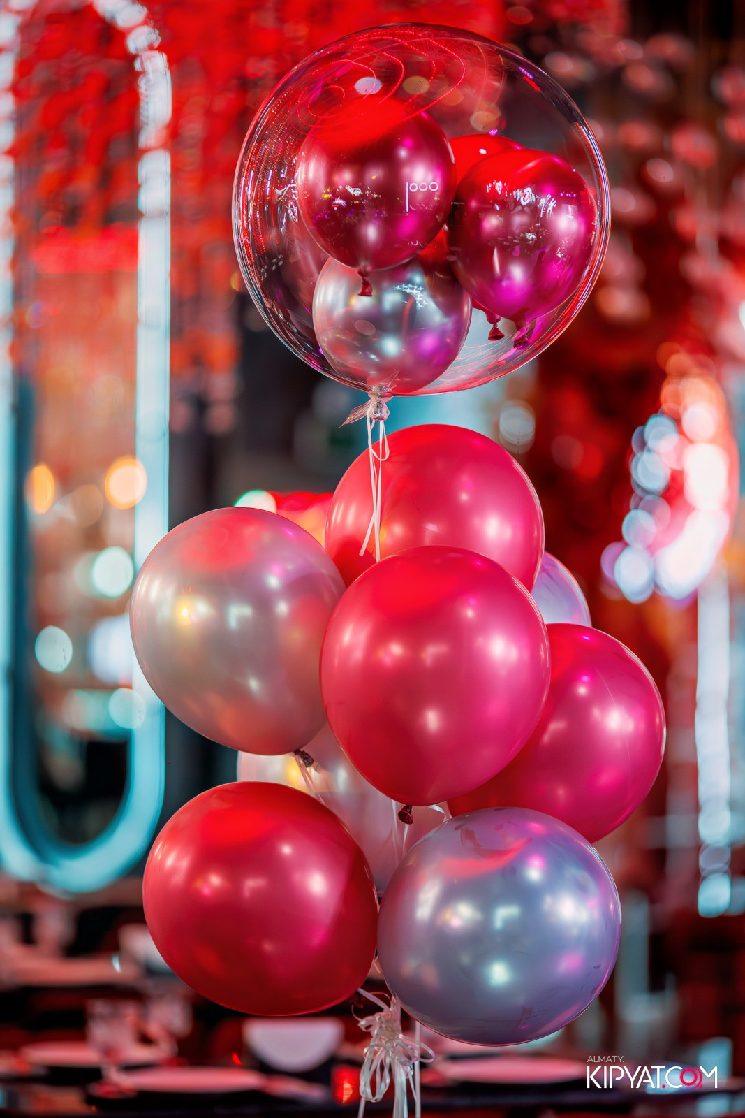 FRIENDS BAR & TERRACE. КИПЯТКОМ АЛМАТЫ!