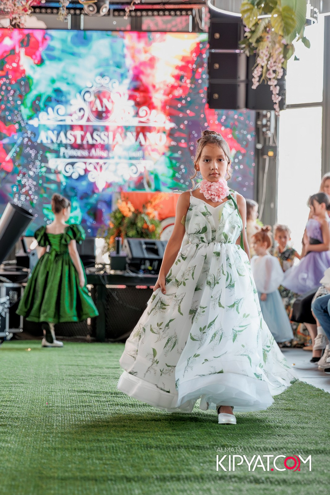 PROM KIDS FASHION SHOW. КИПЯТКОМ АЛМАТЫ!