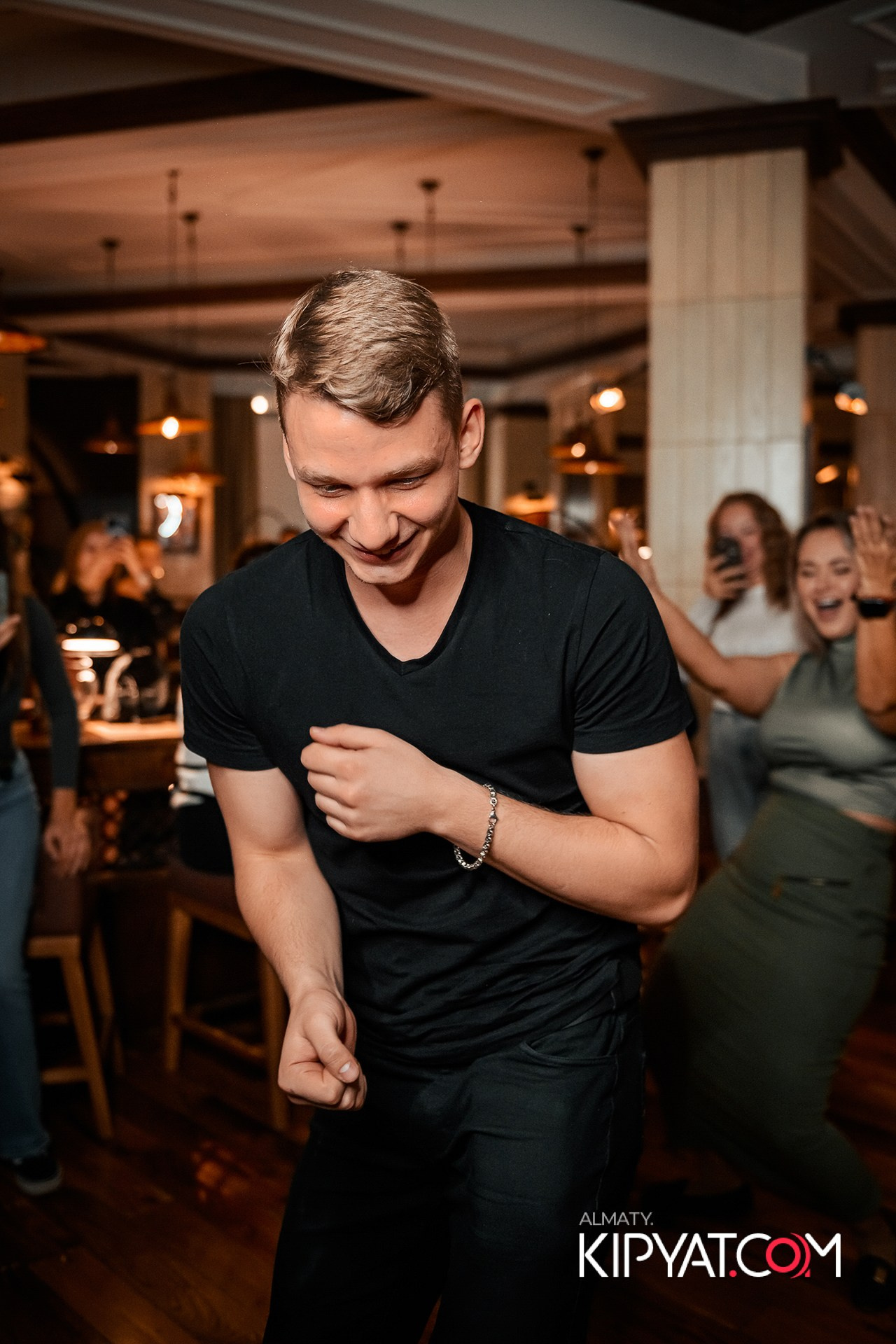 ЖИГУЛИ БАР. КИПЯТКОМ АЛМАТЫ!