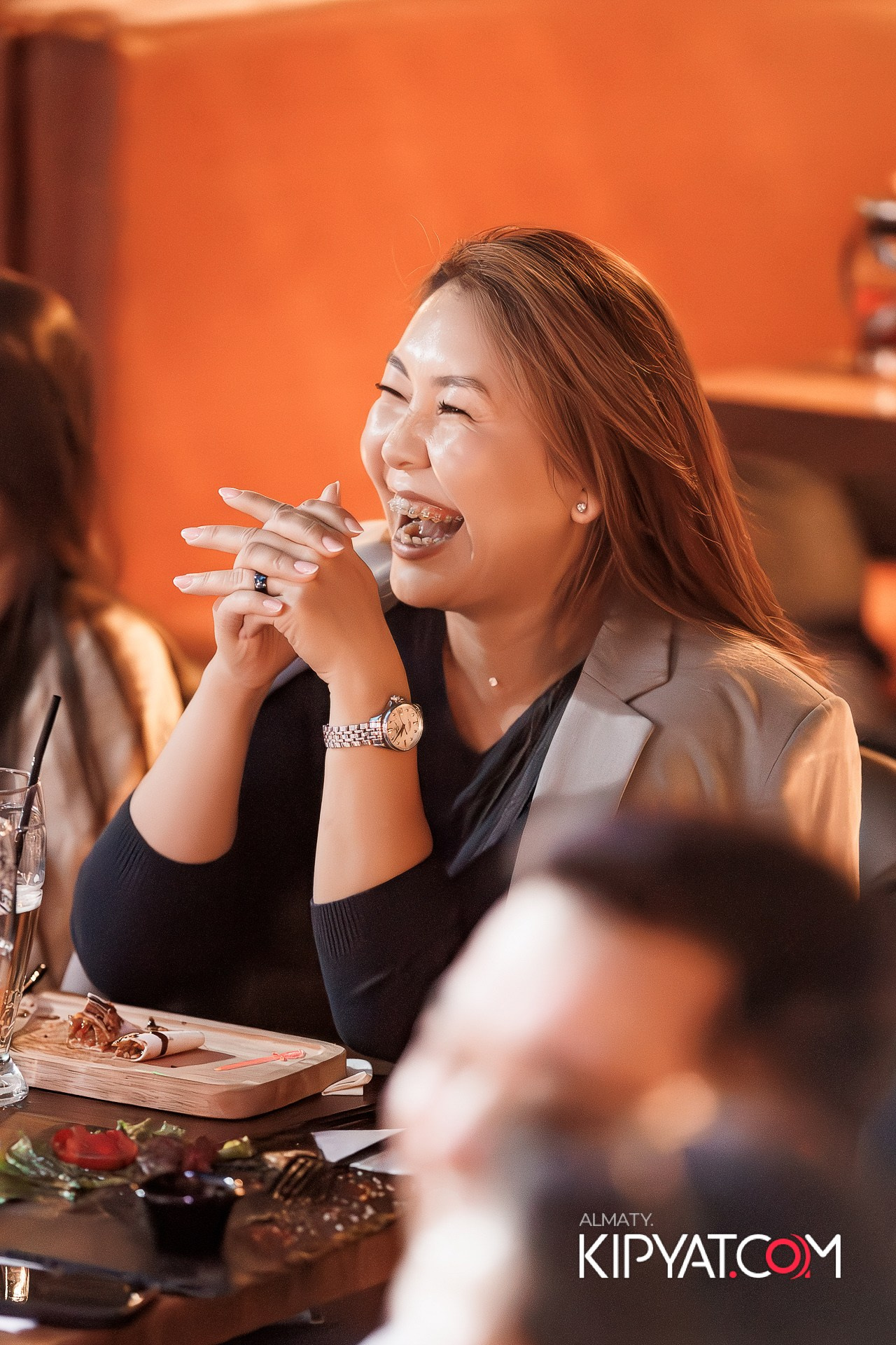 СОЛЬНЫЙ СТЕНДАП КОНЦЕРТ АЛЕКСАНДРА МЕРКУЛЬ. КИПЯТКОМ АЛМАТЫ!