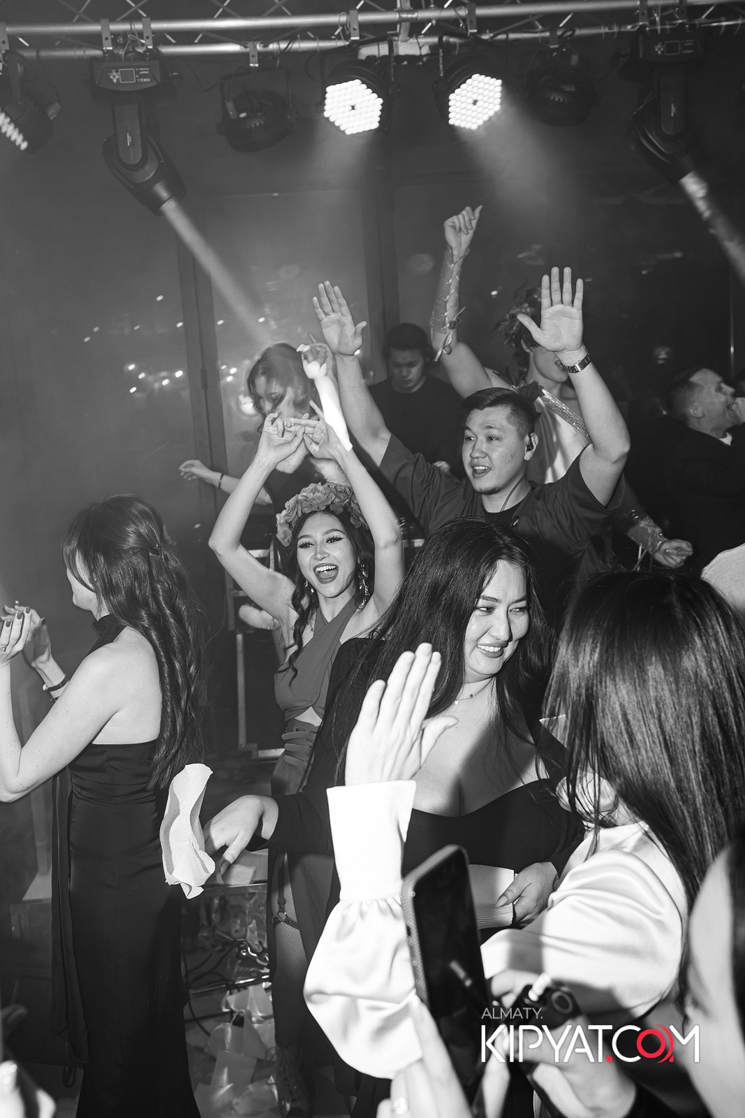 EDEN BAR & RESTAURANT. КИПЯТКОМ АЛМАТЫ!