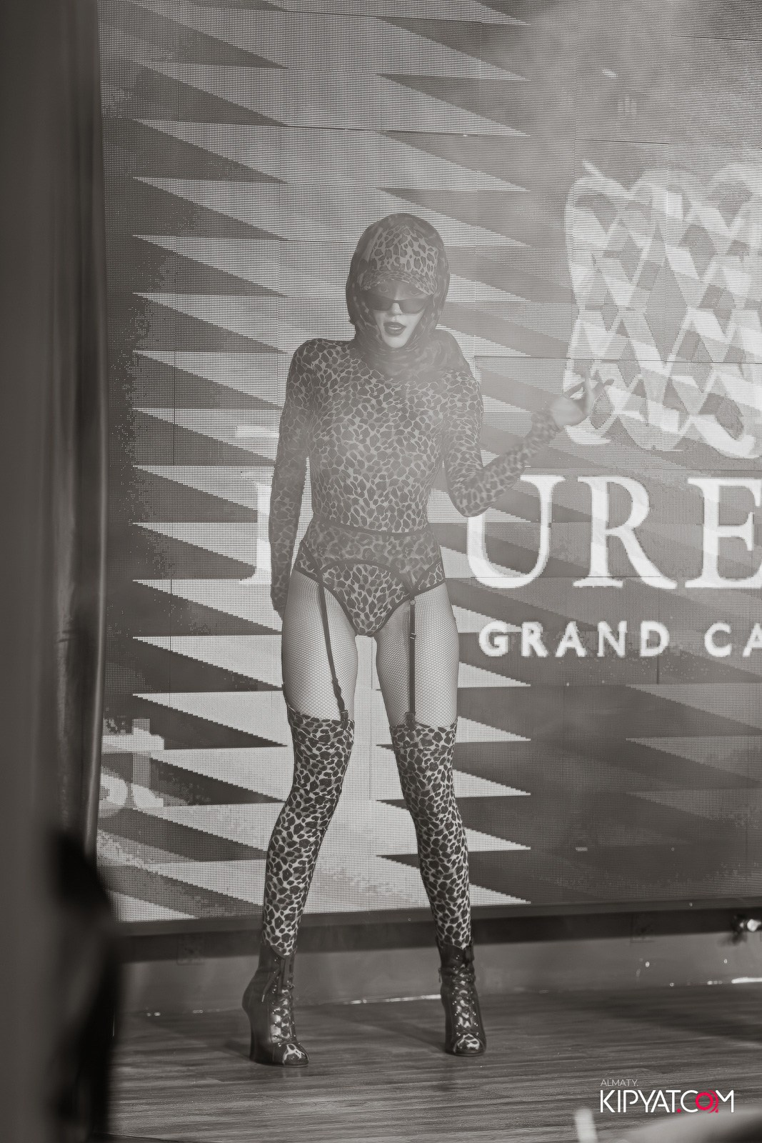 LAUREATE GRAND CAFÉ. КИПЯТКОМ АЛМАТЫ!