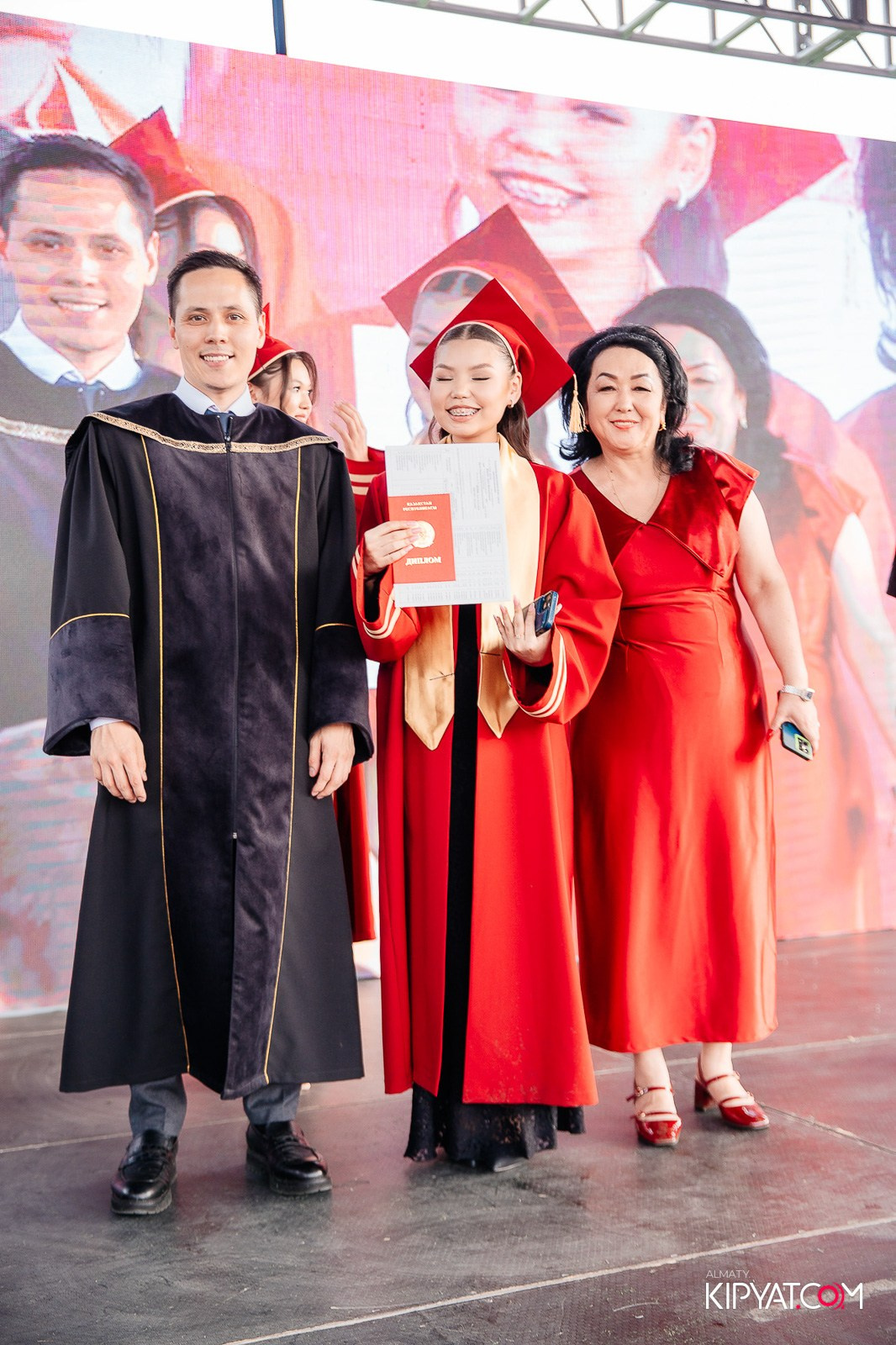 ВРУЧЕНИЕ ДИПЛОМОВ — НАРХОЗ КОЛЛЕДЖ. Part 3. КИПЯТКОМ АЛМАТЫ!