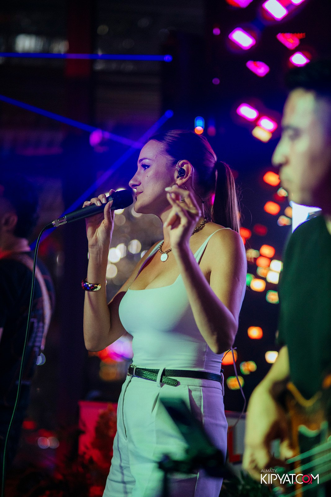 FRIENDS BAR & TERRACE. КИПЯТКОМ АЛМАТЫ!