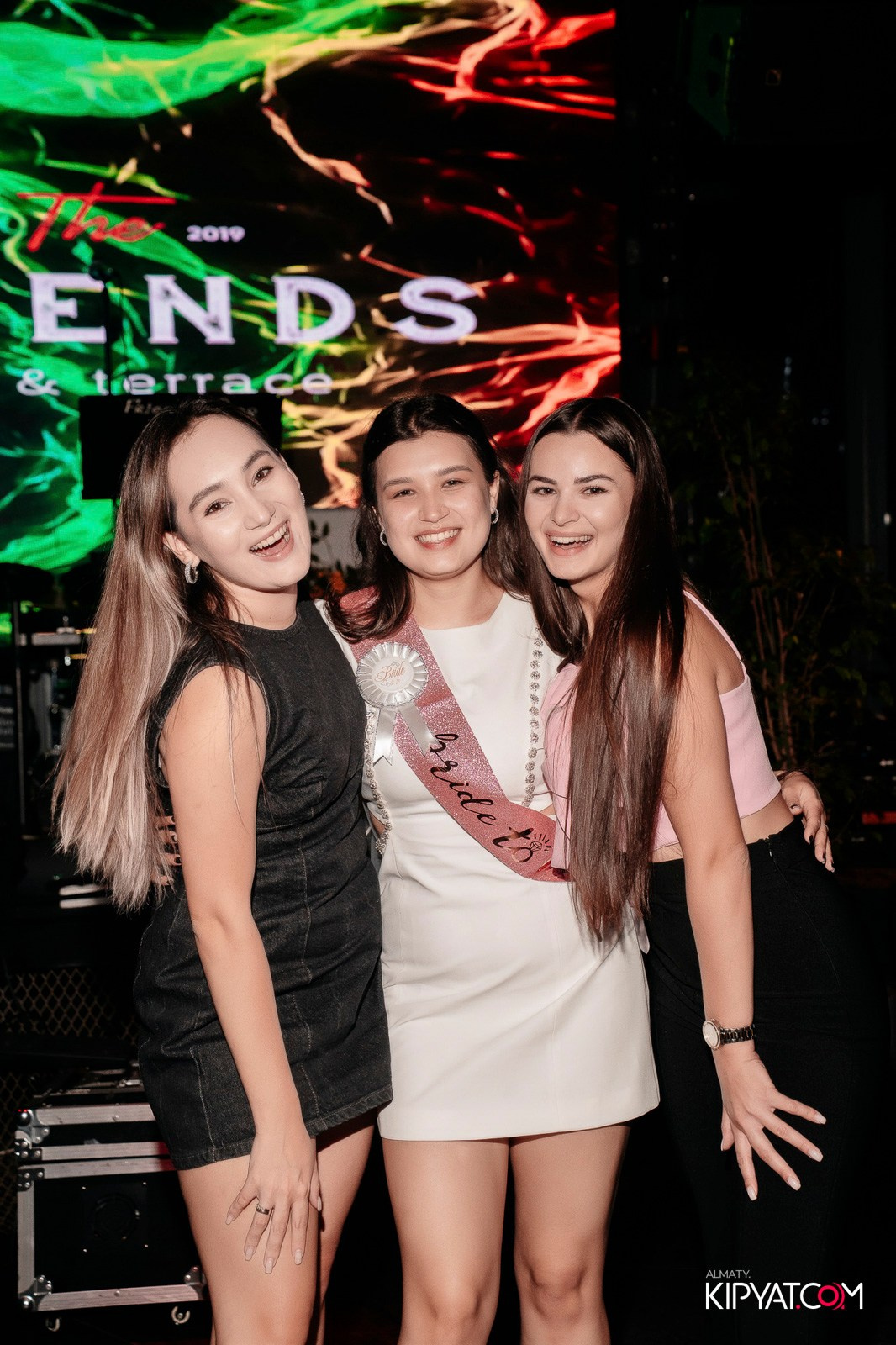 FRIENDS BAR & TERRACE. КИПЯТКОМ АЛМАТЫ!