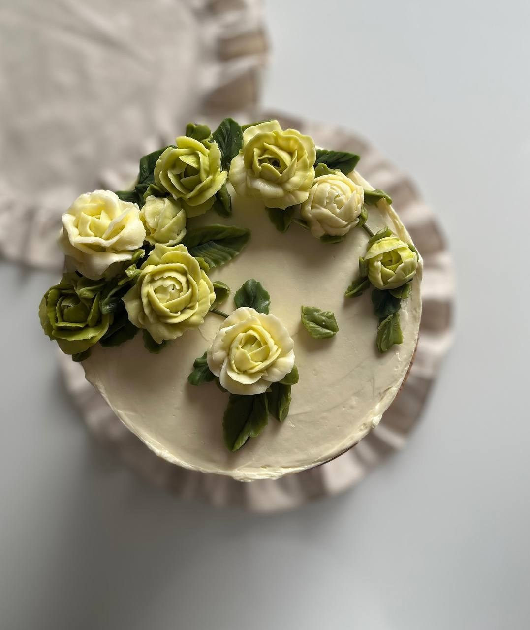 Работы учениц. Аникина Юлия / Кремовая флористика в корейской технике