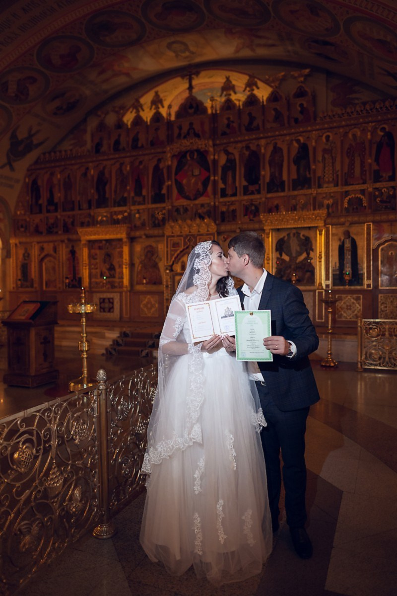 Венчание в главном Храме. Свадебный и репортажный фотограф в Москве и Московской области