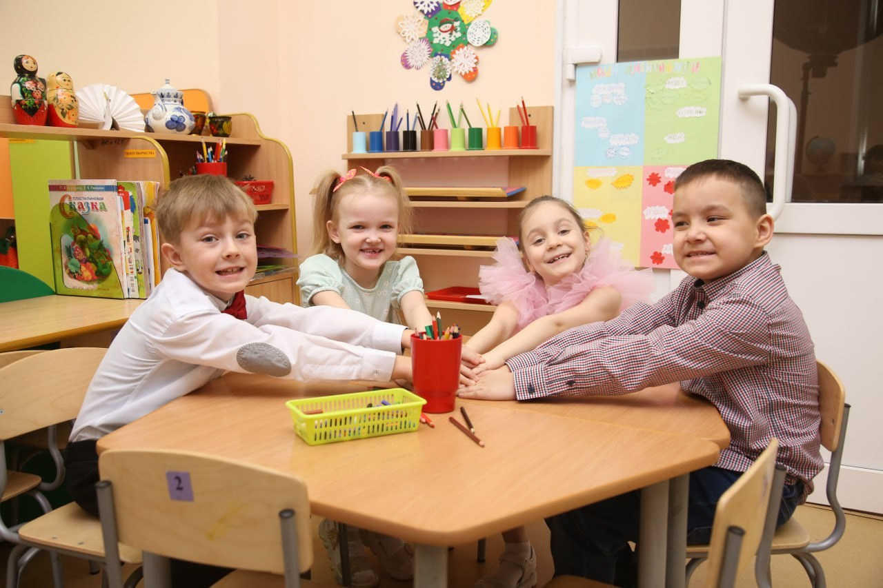 Выпускные альбомы для детского сада печать на заказ. Выпускные альбомы в Тюмени для школ, садов, вузов спортивных секций