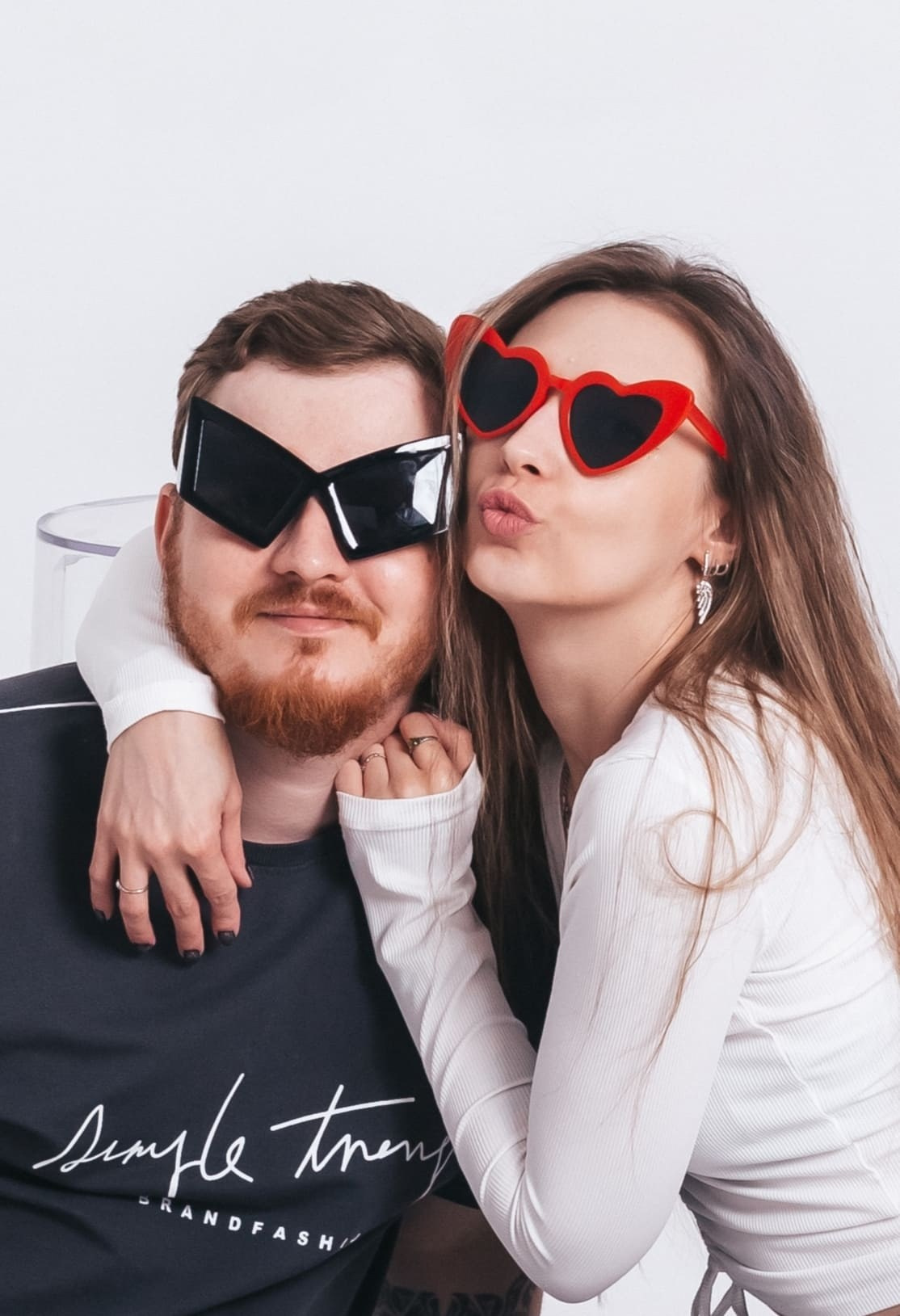 Love Selfie — пара, фон белый, свет нежность, цвет