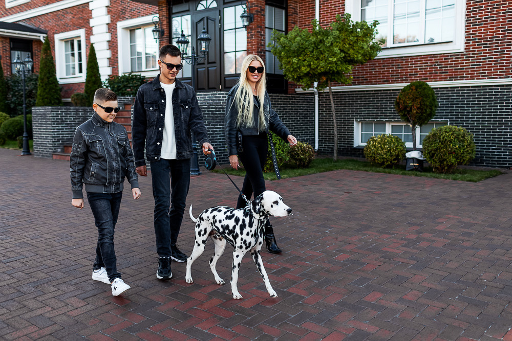 С щенками. Семейный фотограф в Донецке Елена Горбатенко