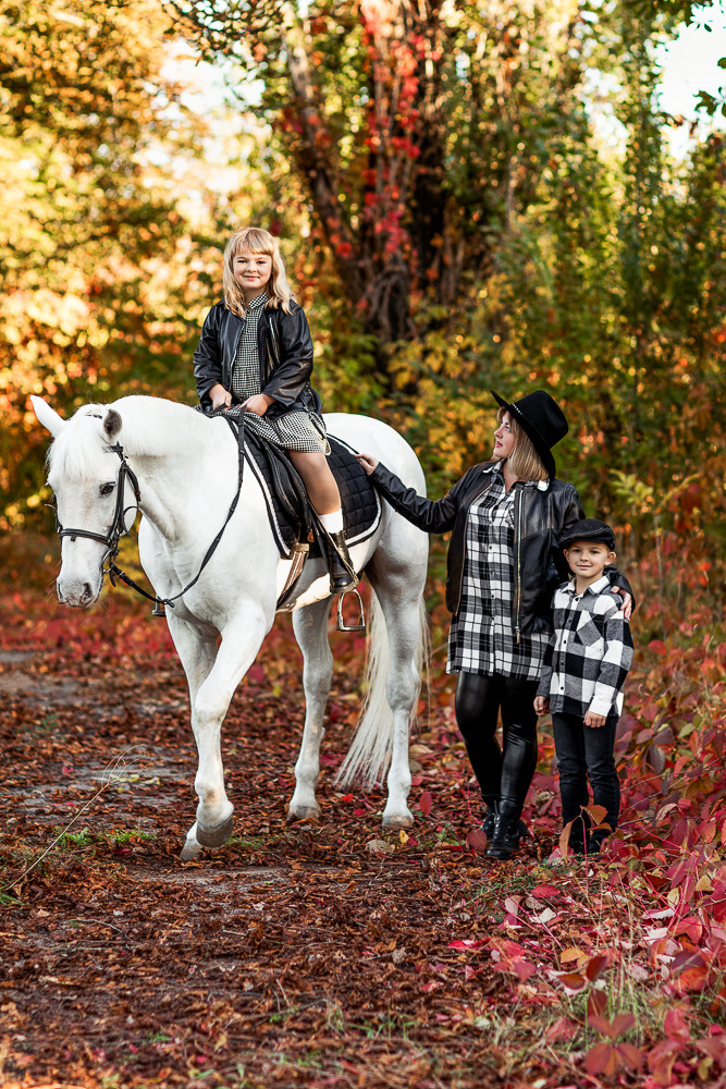 С лошадьми. Семейный фотограф в Донецке Елена Горбатенко