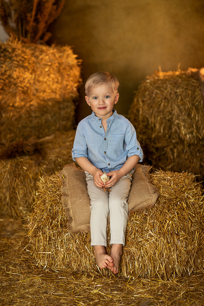 Пасхальные с цыплятами. Семейный фотограф в Донецке Елена Горбатенко