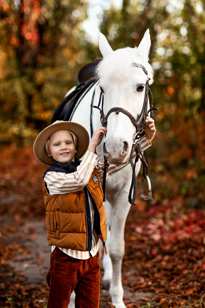 С лошадьми. Семейный фотограф в Донецке Елена Горбатенко