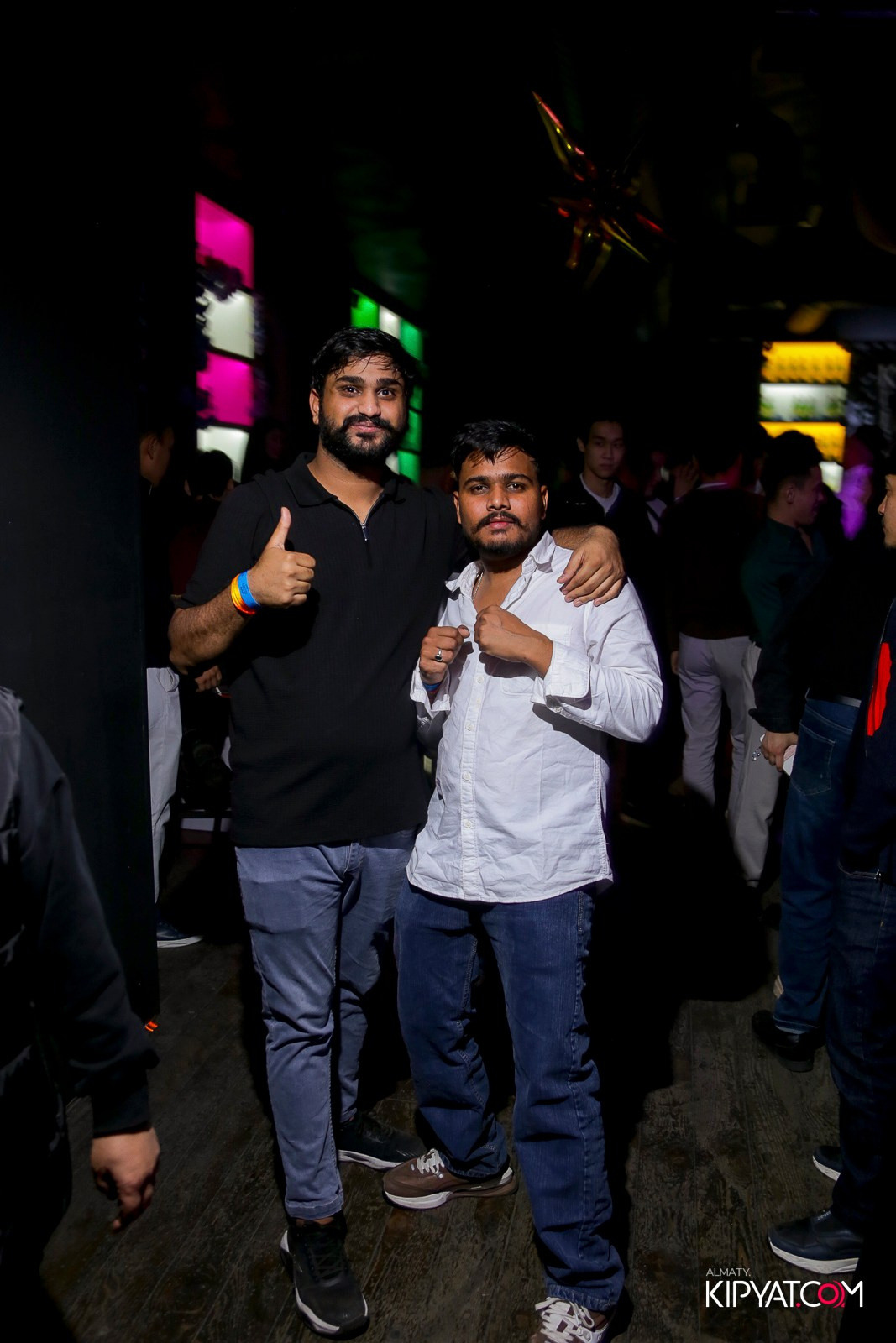 UYAT EMES BAR. КИПЯТКОМ АЛМАТЫ!