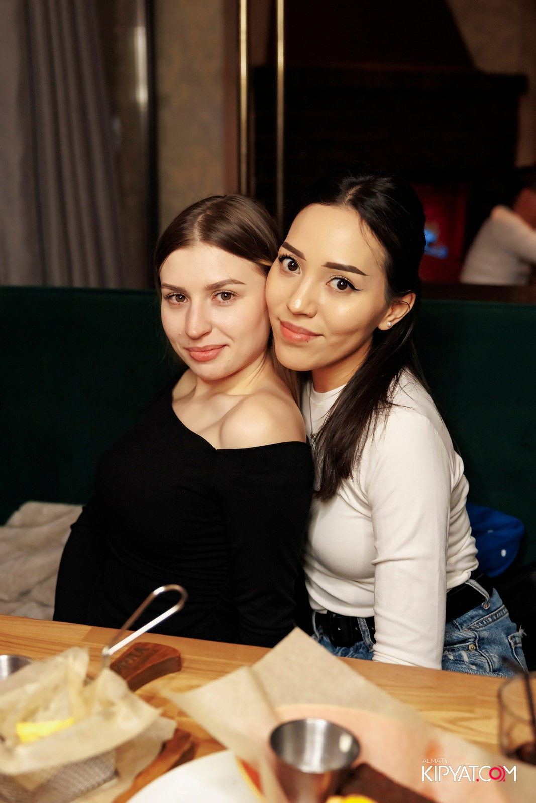 ПИНТА НА СЕЙФУЛЛИНА. КИПЯТКОМ АЛМАТЫ! Фотосъемка мероприятий в Алматы