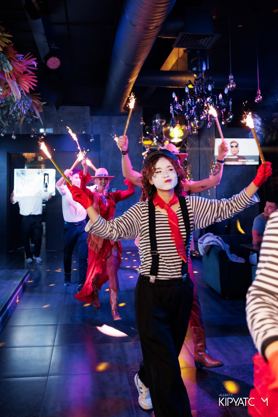 ДОРОГАЯ, Я НЕ ПИЛ. КИПЯТКОМ АЛМАТЫ!