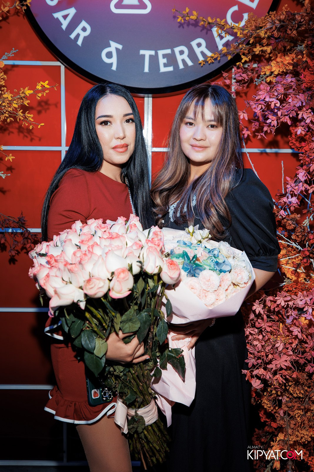 FRIENDS BAR & TERRACE. КИПЯТКОМ АЛМАТЫ!