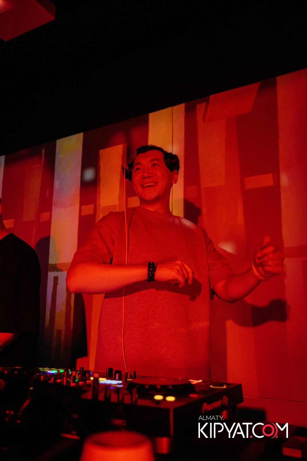 EVENT BAR. КИПЯТКОМ АЛМАТЫ!