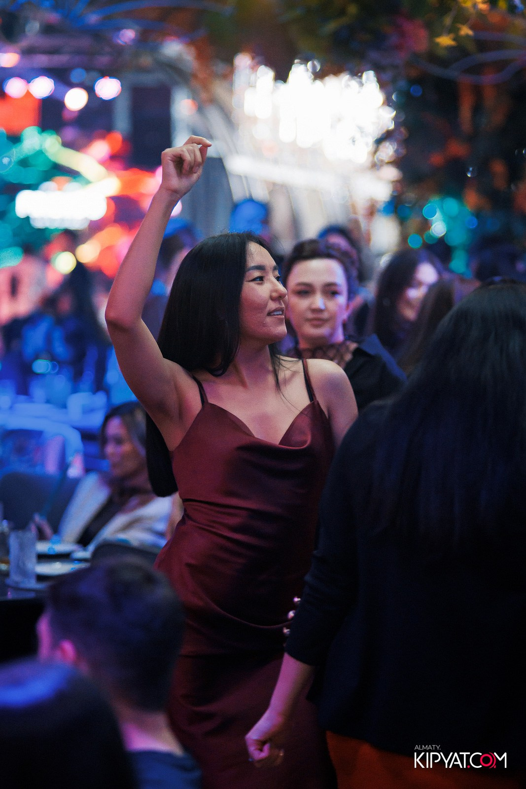 FRIENDS BAR & TERRACE. КИПЯТКОМ АЛМАТЫ!